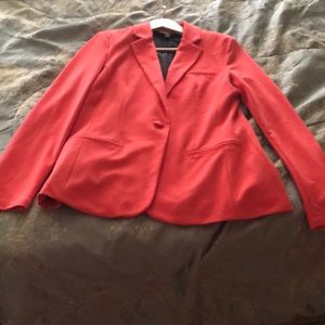 Beautiful Spring blazer for every occasion.